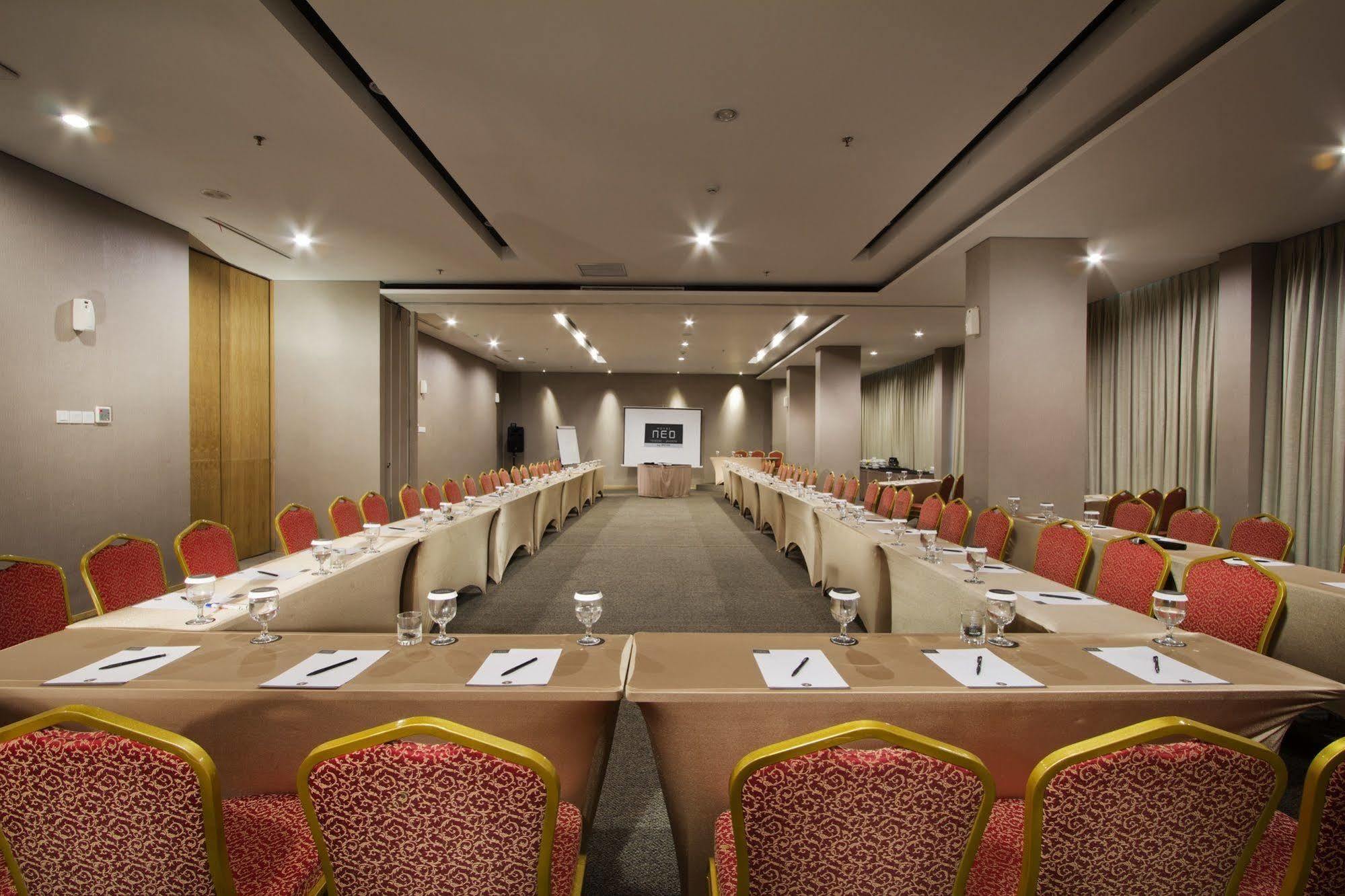 Neo Hotel Tendean Jakarta By Aston מראה חיצוני תמונה