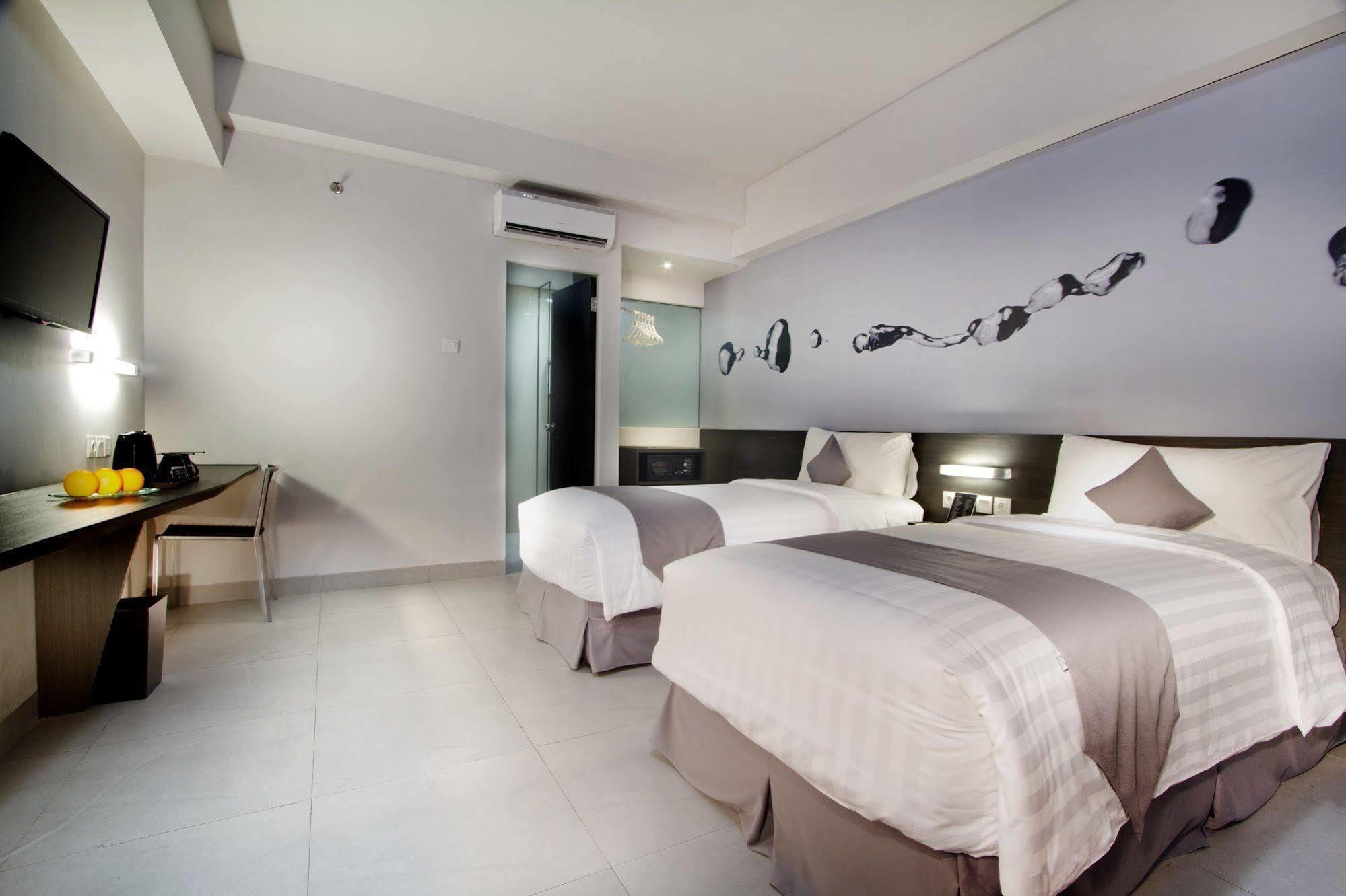 Neo Hotel Tendean Jakarta By Aston מראה חיצוני תמונה