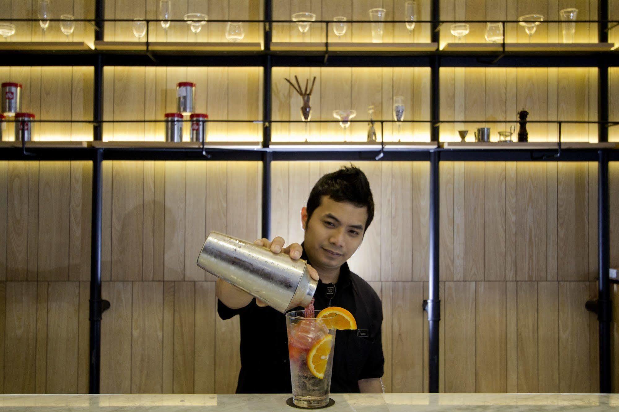 Neo Hotel Tendean Jakarta By Aston מראה חיצוני תמונה