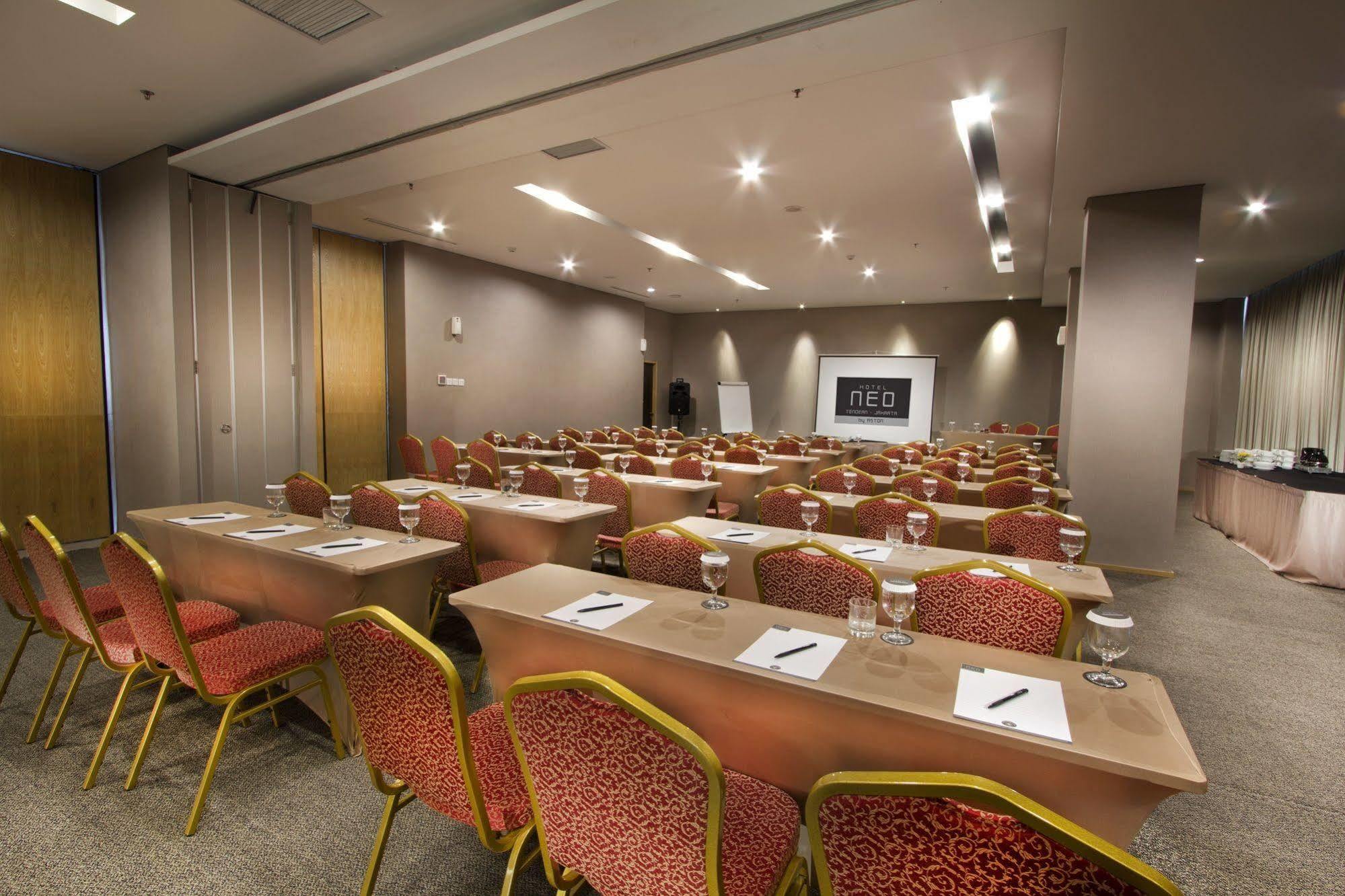 Neo Hotel Tendean Jakarta By Aston מראה חיצוני תמונה