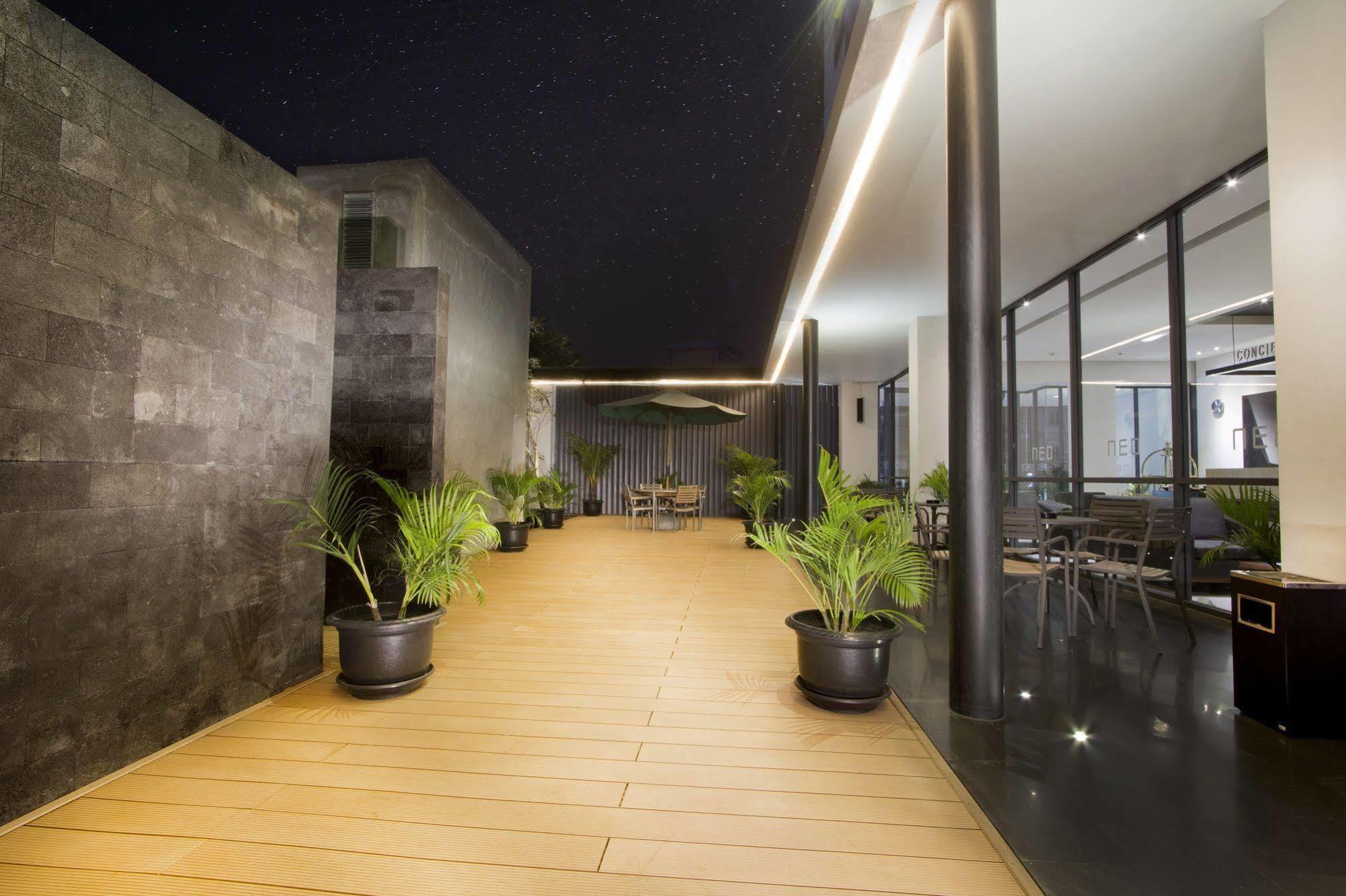 Neo Hotel Tendean Jakarta By Aston מראה חיצוני תמונה